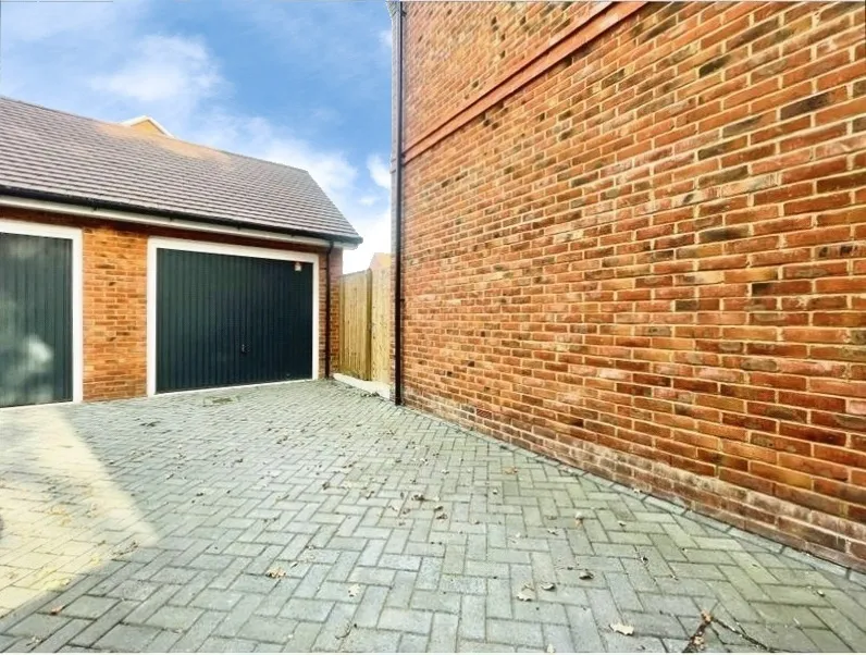 Hammersley Drive, Ash, Surrey, GU12 6FP, photo 8