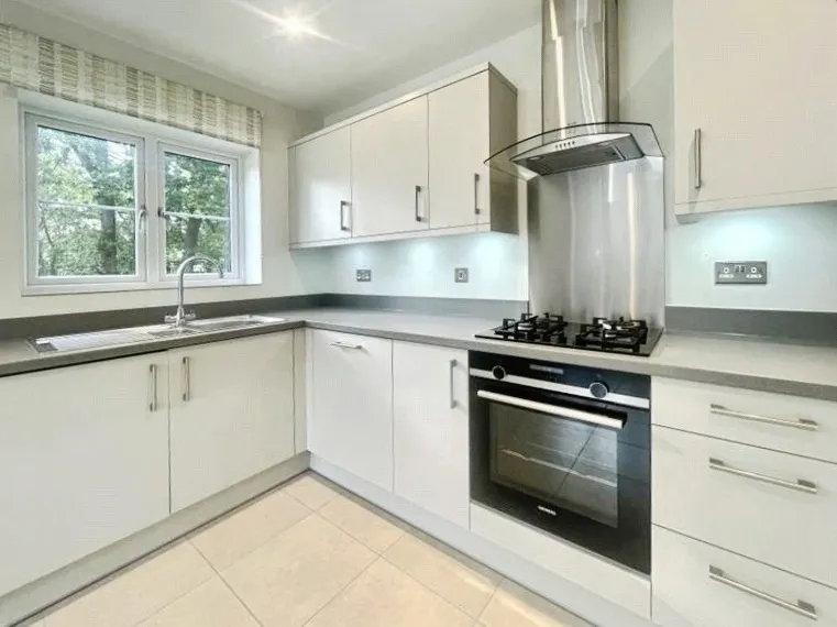 Hammersley Drive, Ash, Surrey, GU12 6FP, photo 4