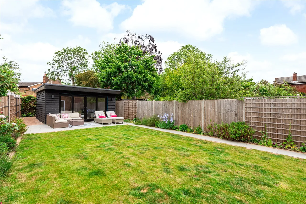 Julians Road, SG1, photo 29