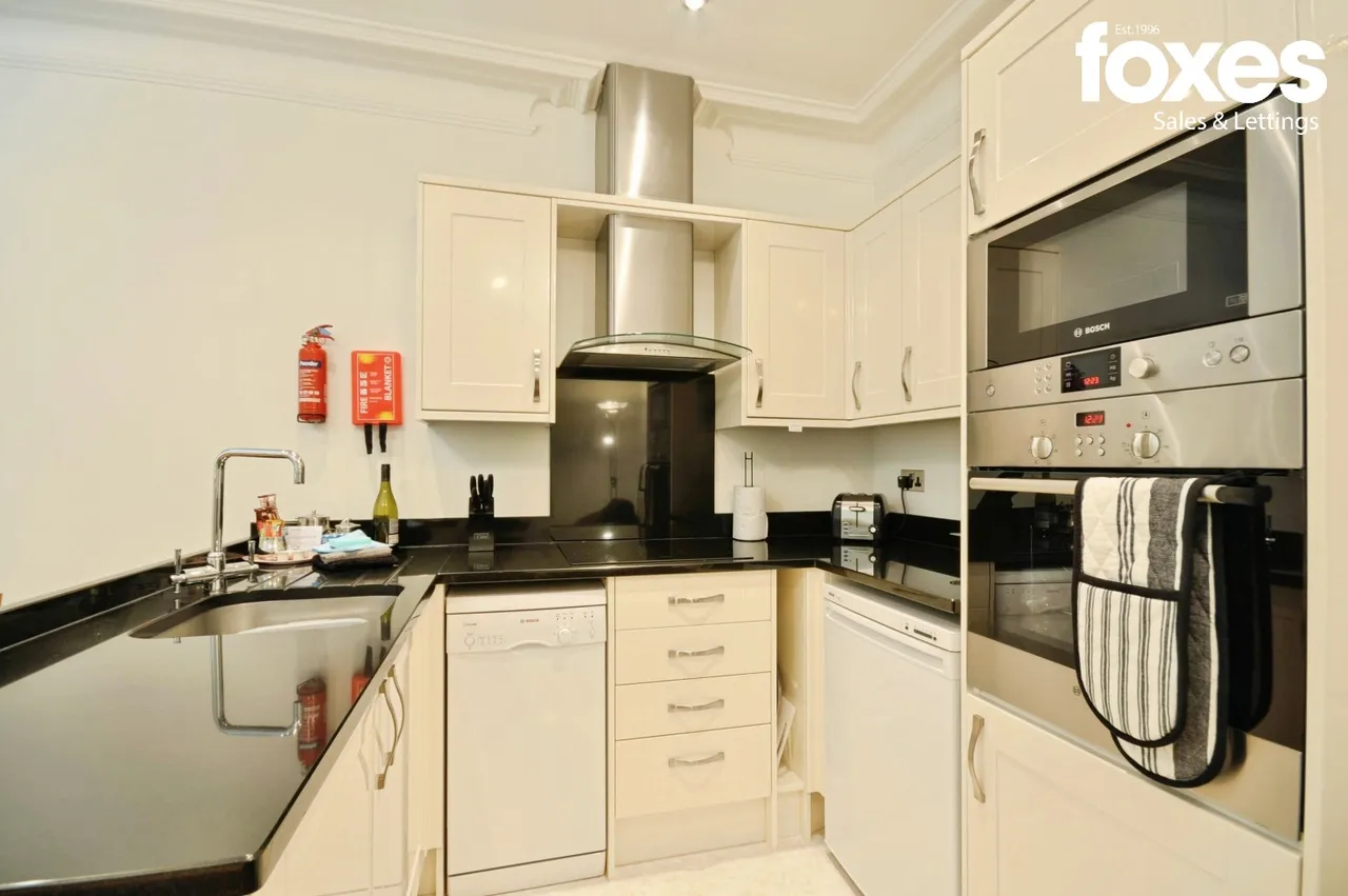 Helena Suite, 5 Marlborough Road, photo 20