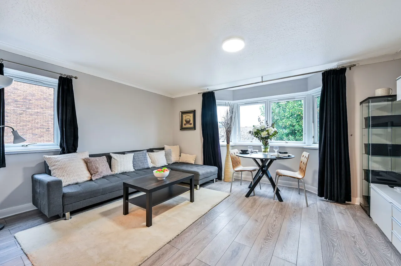5 Priory Court, Denmark Road, Kingston upon Thames, photo 3