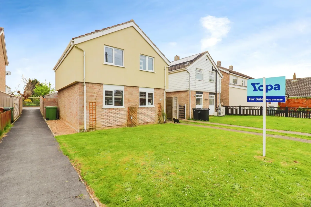 2 bed house for sale, Beech Way, Diss, IP21