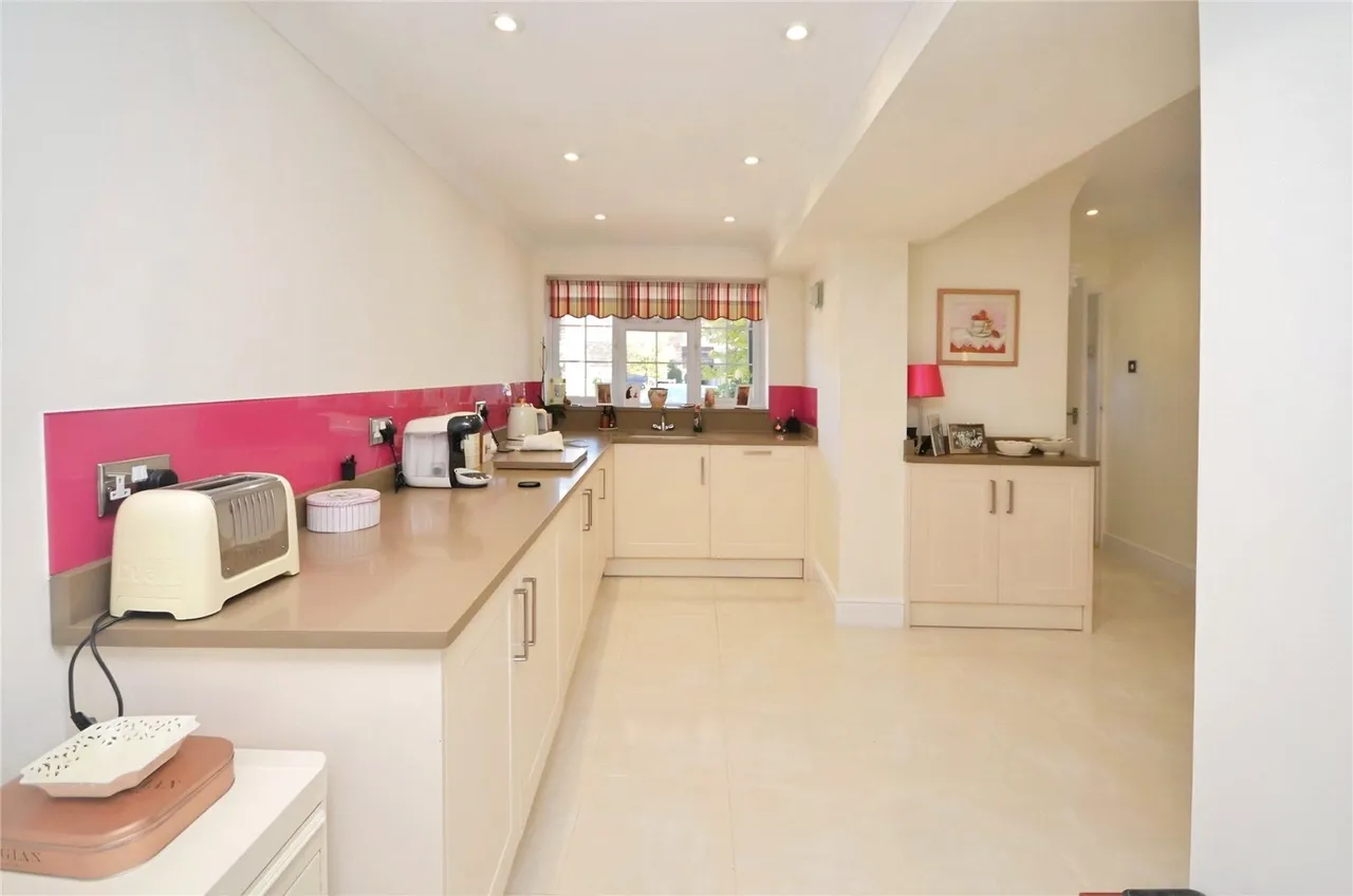 Mersey Avenue, Upminster, RM14, photo 10
