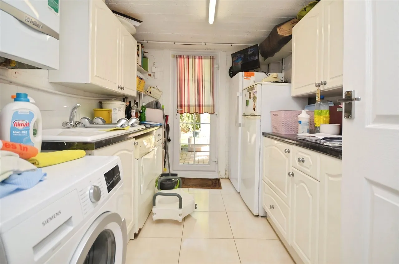 Mersey Avenue, Upminster, RM14, photo 12