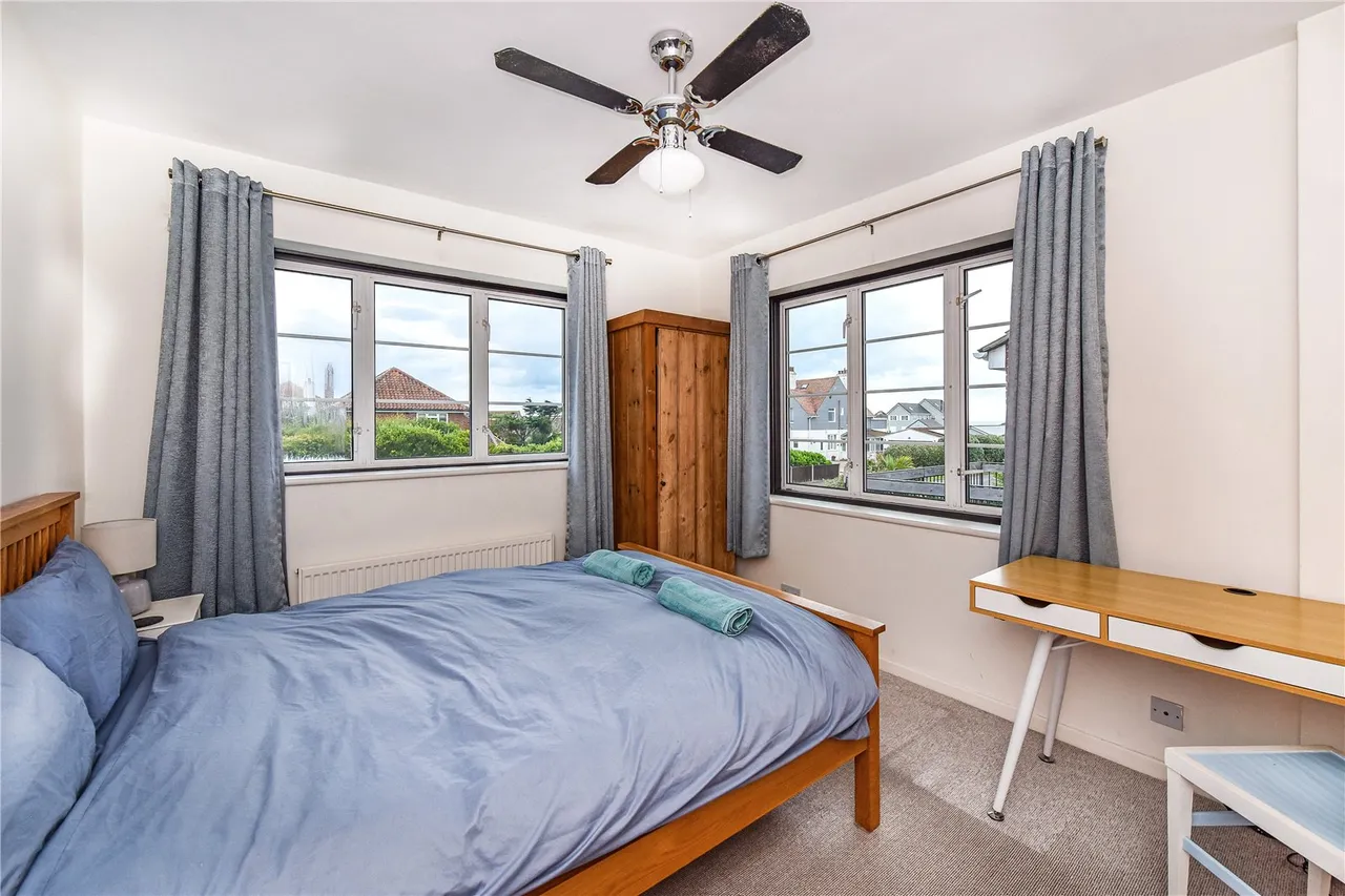 Culver Drive, Hayling Island, PO11, photo 5