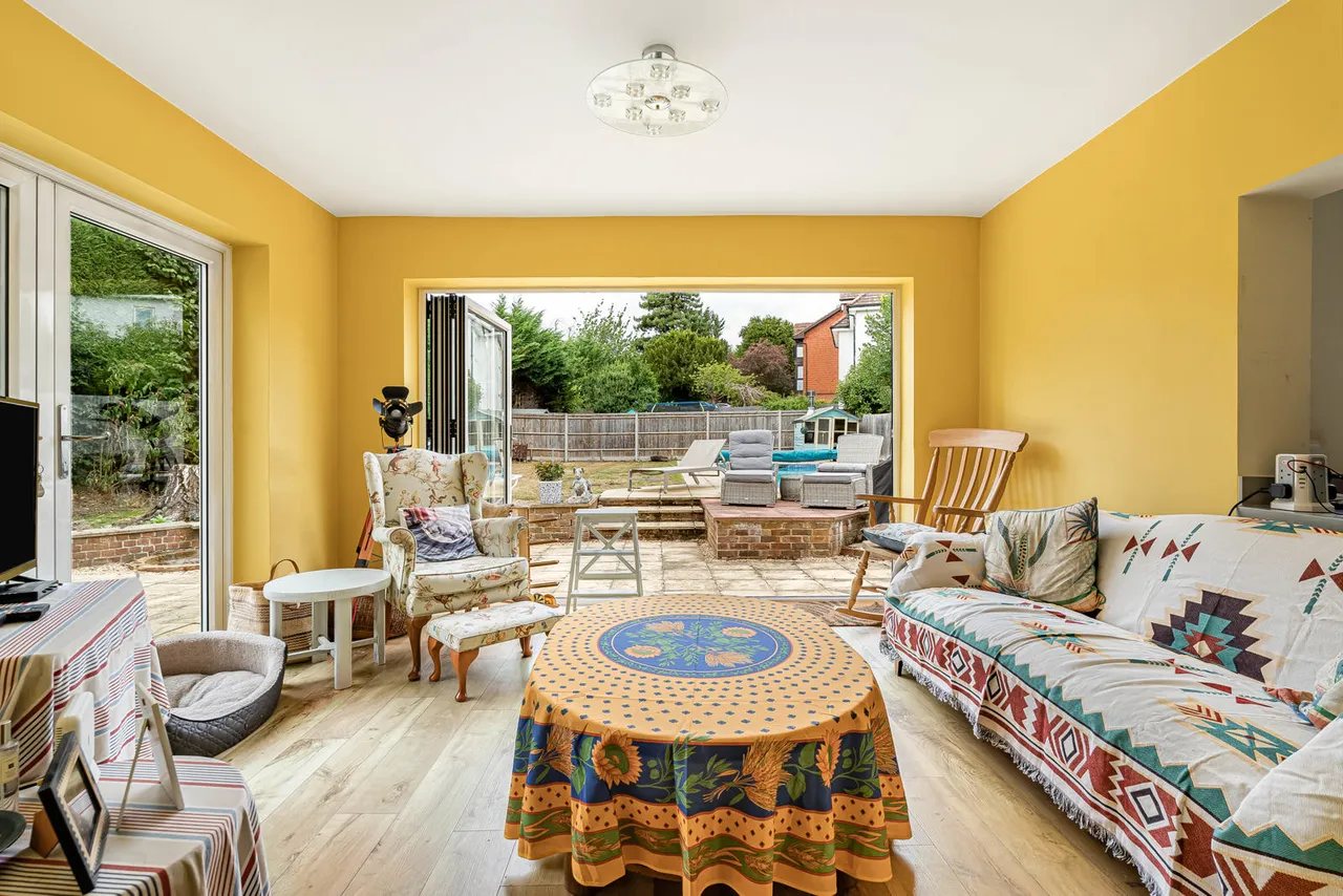 Guildford Road, Woking, GU22, photo 12