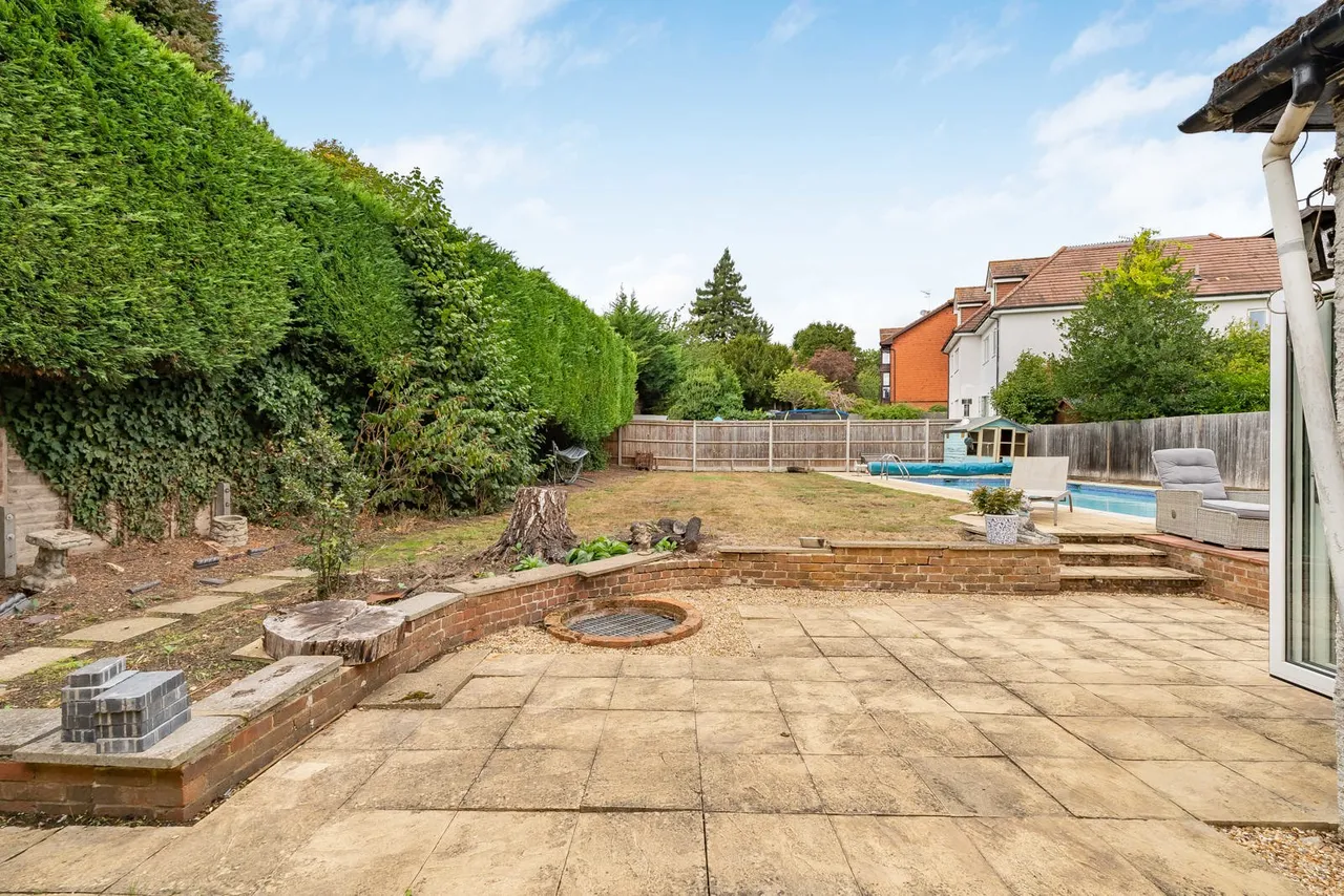 Guildford Road, Woking, GU22, photo 38