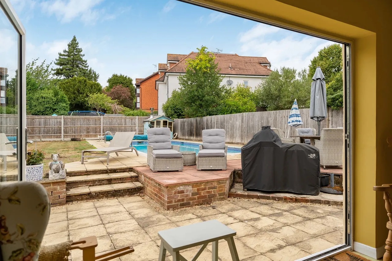 Guildford Road, Woking, GU22, photo 36