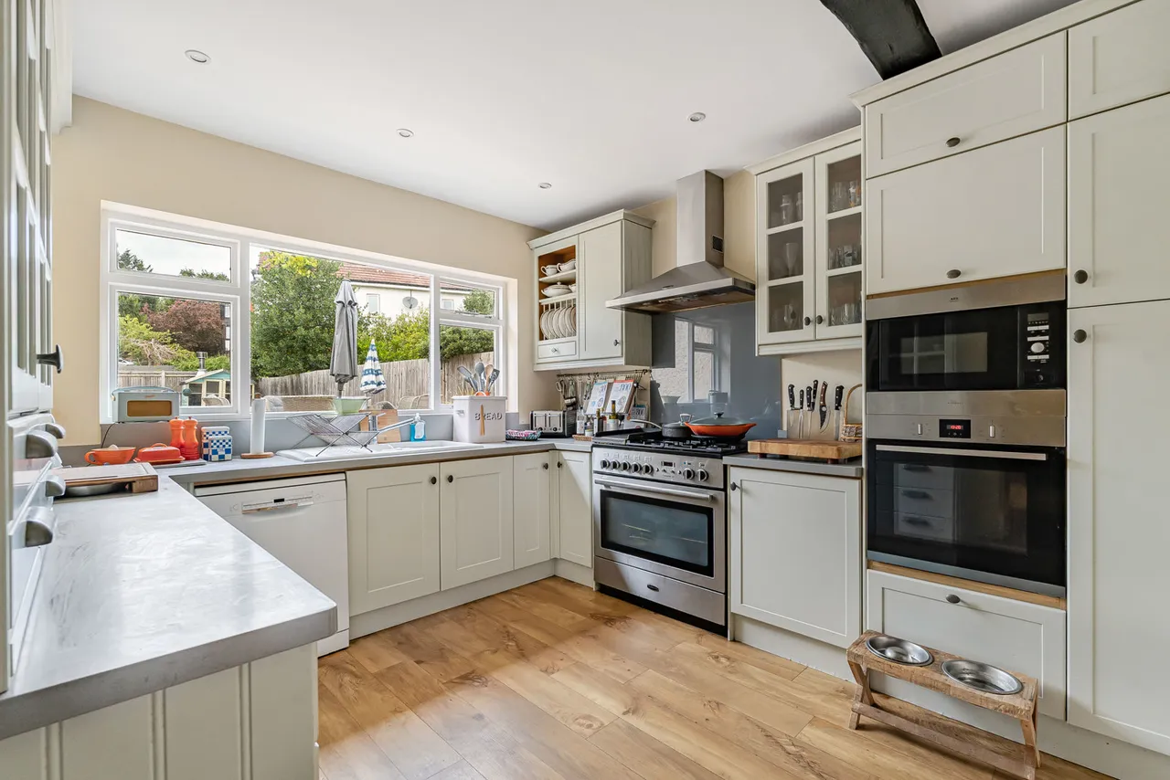 Guildford Road, Woking, GU22, photo 5