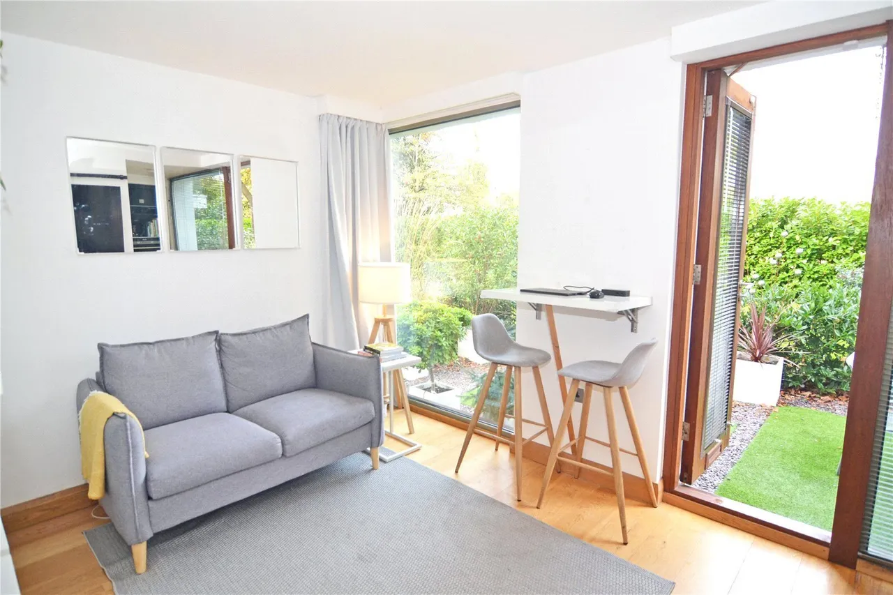 Rivermead Close, Teddington, TW11, photo 6
