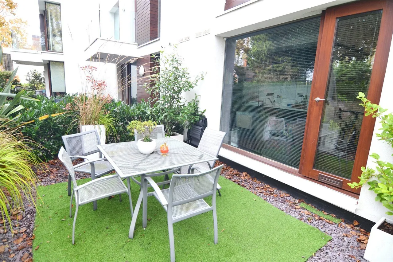 Rivermead Close, Teddington, TW11, photo 9