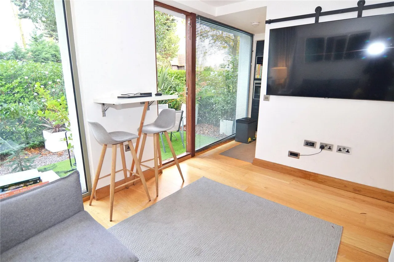 Rivermead Close, Teddington, TW11, photo 7