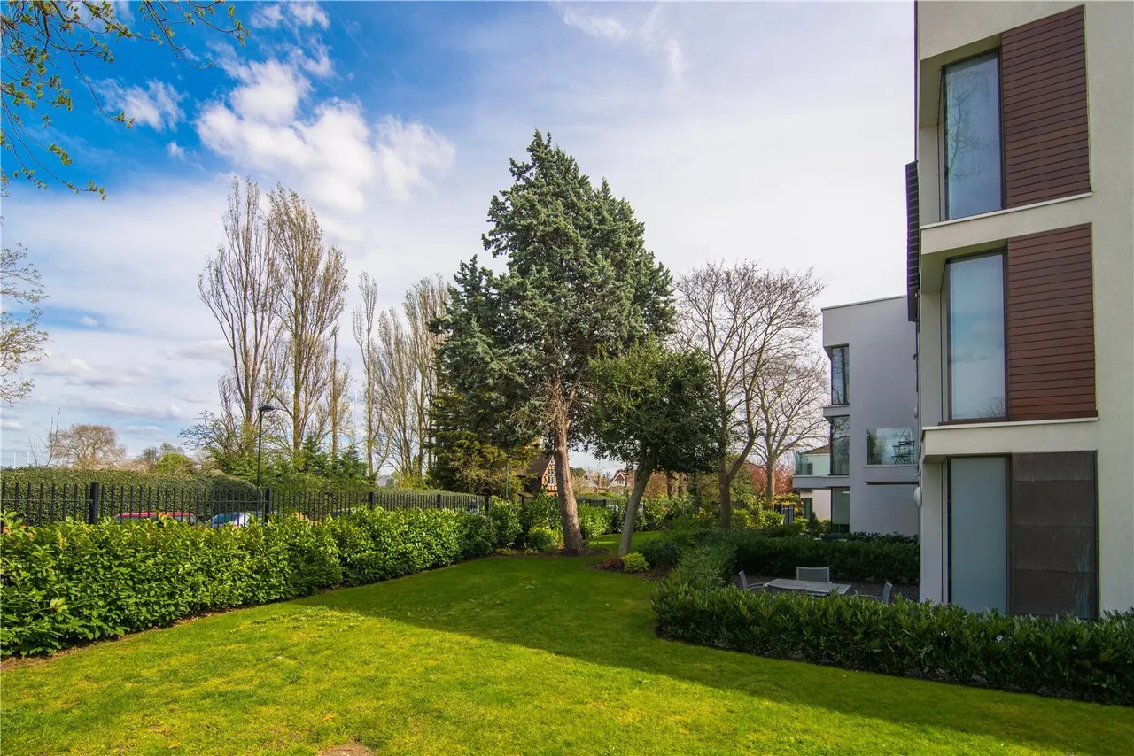 Rivermead Close, Teddington, TW11, photo 10