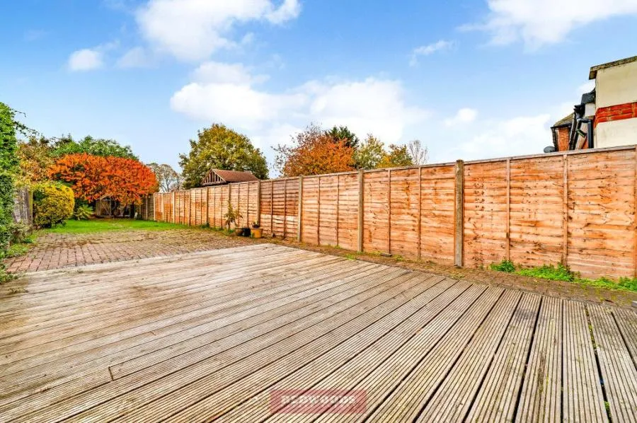 St. Lukes Road, Old Windsor, SL4, photo 11