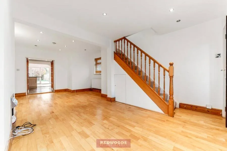 St. Lukes Road, Old Windsor, SL4, photo 2