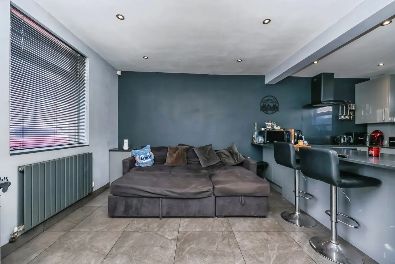 Derbyshire Lane, Hucknall, Nottingham, Nottinghamshire, NG15, photo 5