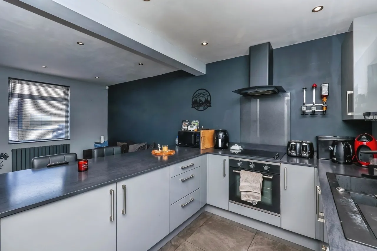 Derbyshire Lane, Hucknall, Nottingham, Nottinghamshire, NG15, photo 8