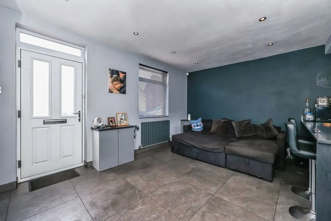 Derbyshire Lane, Hucknall, Nottingham, Nottinghamshire, NG15, photo 4