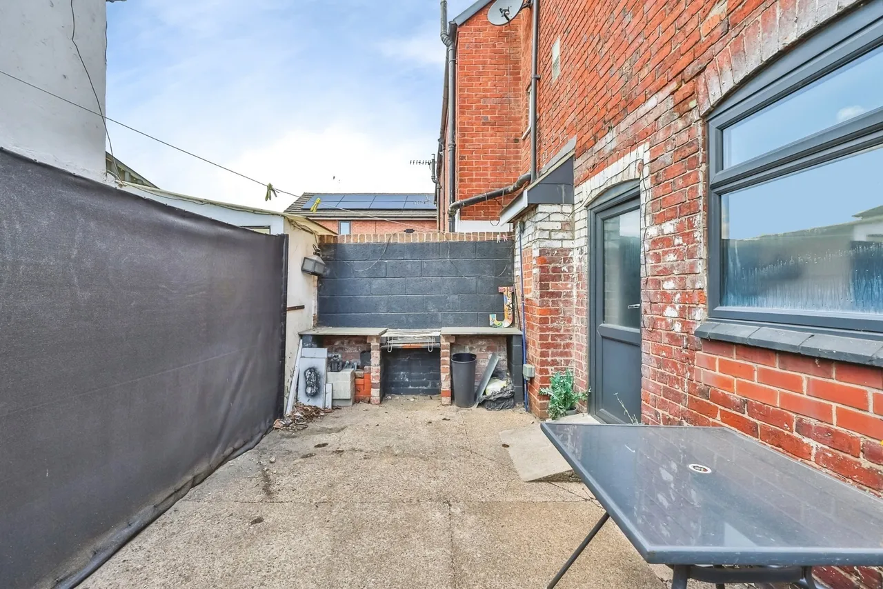 Derbyshire Lane, Hucknall, Nottingham, Nottinghamshire, NG15, photo 16