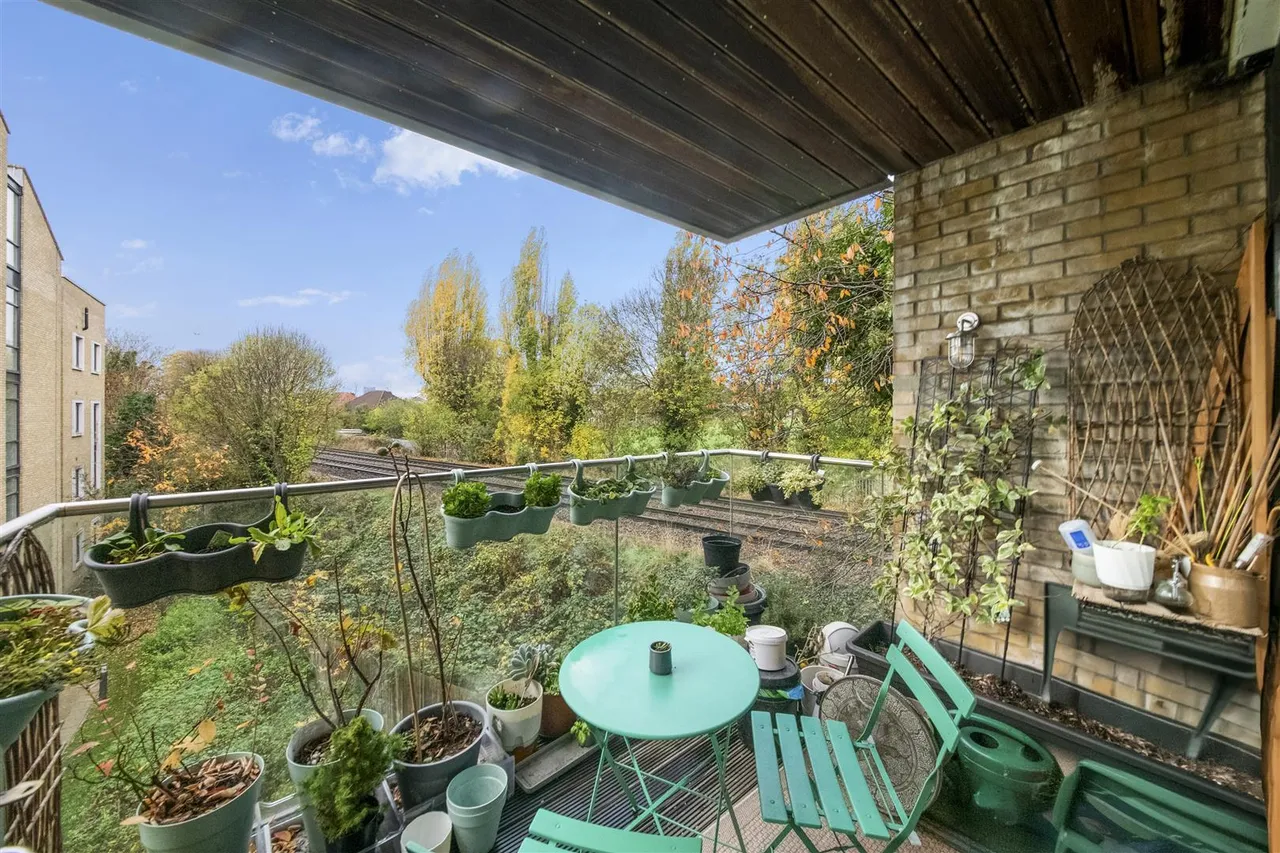 Frazer Nash Close, Isleworth, photo 12