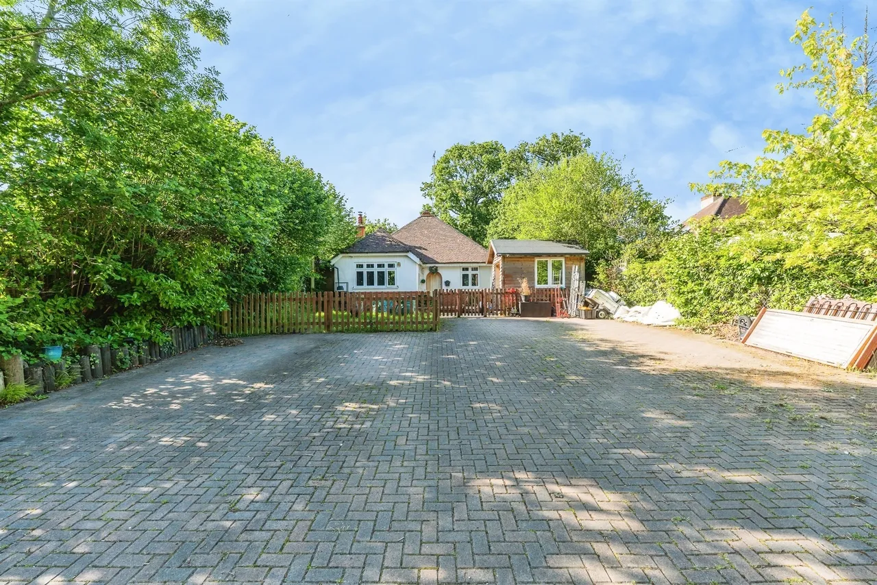 2 bed house for sale — Jacobs Gutter Lane, Totton, Southampton