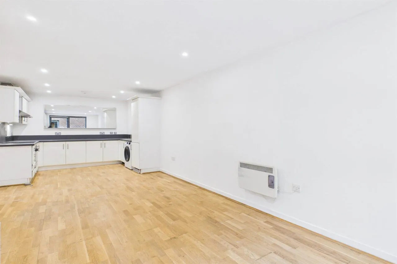 2 Chapter Way, Merton, London, Greater London, SW19 2RY, photo 4