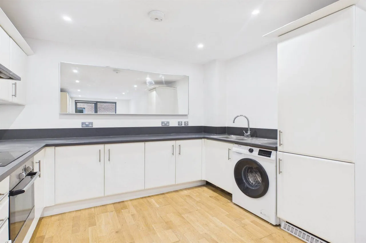 2 Chapter Way, Merton, London, Greater London, SW19 2RY, photo 5