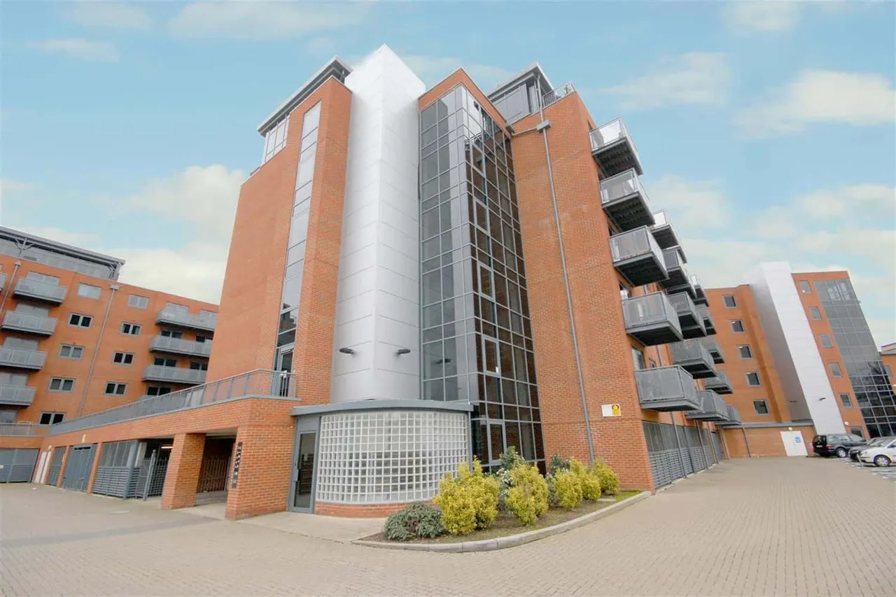 1 bed flat for sale — 2 Chapter Way, Merton, London, Greater London, SW19 2RY