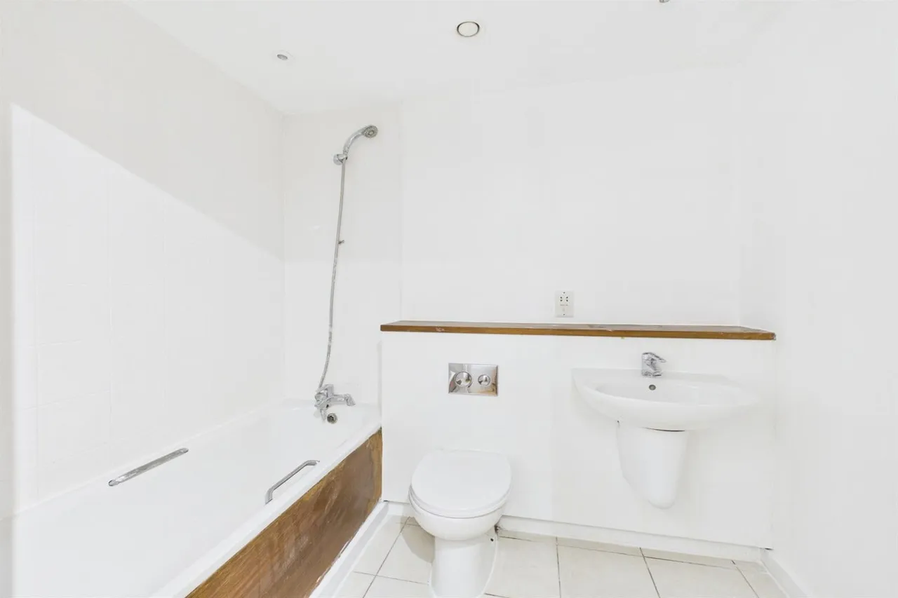 2 Chapter Way, Merton, London, Greater London, SW19 2RY, photo 10