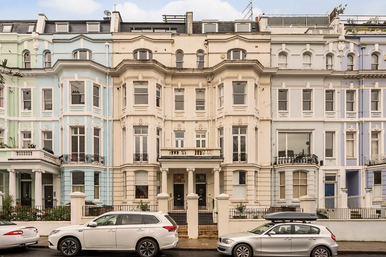 2 bed flat for sale, Colville Terrace, London, W11