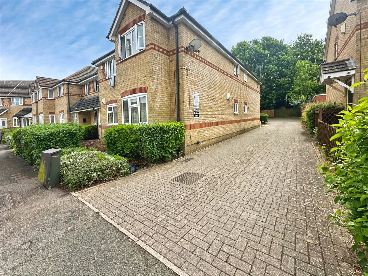 Larkspur Gardens, Luton, Bedfordshire, LU4, photo 11