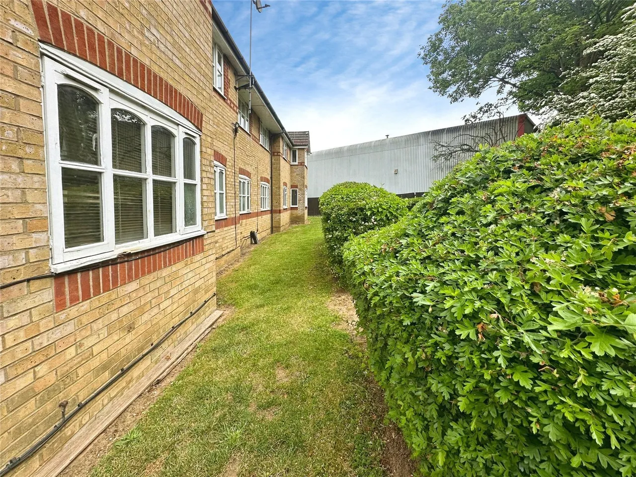 Larkspur Gardens, Luton, Bedfordshire, LU4, photo 10