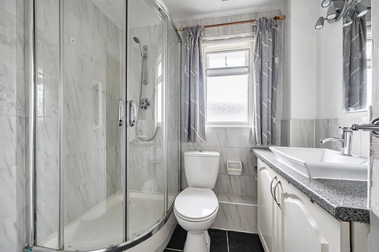 Lynden Close, Holyport, SL6, photo 9