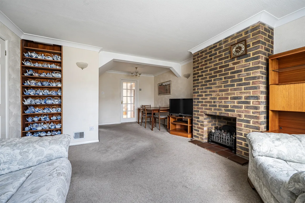 Lynden Close, Holyport, SL6, photo 2