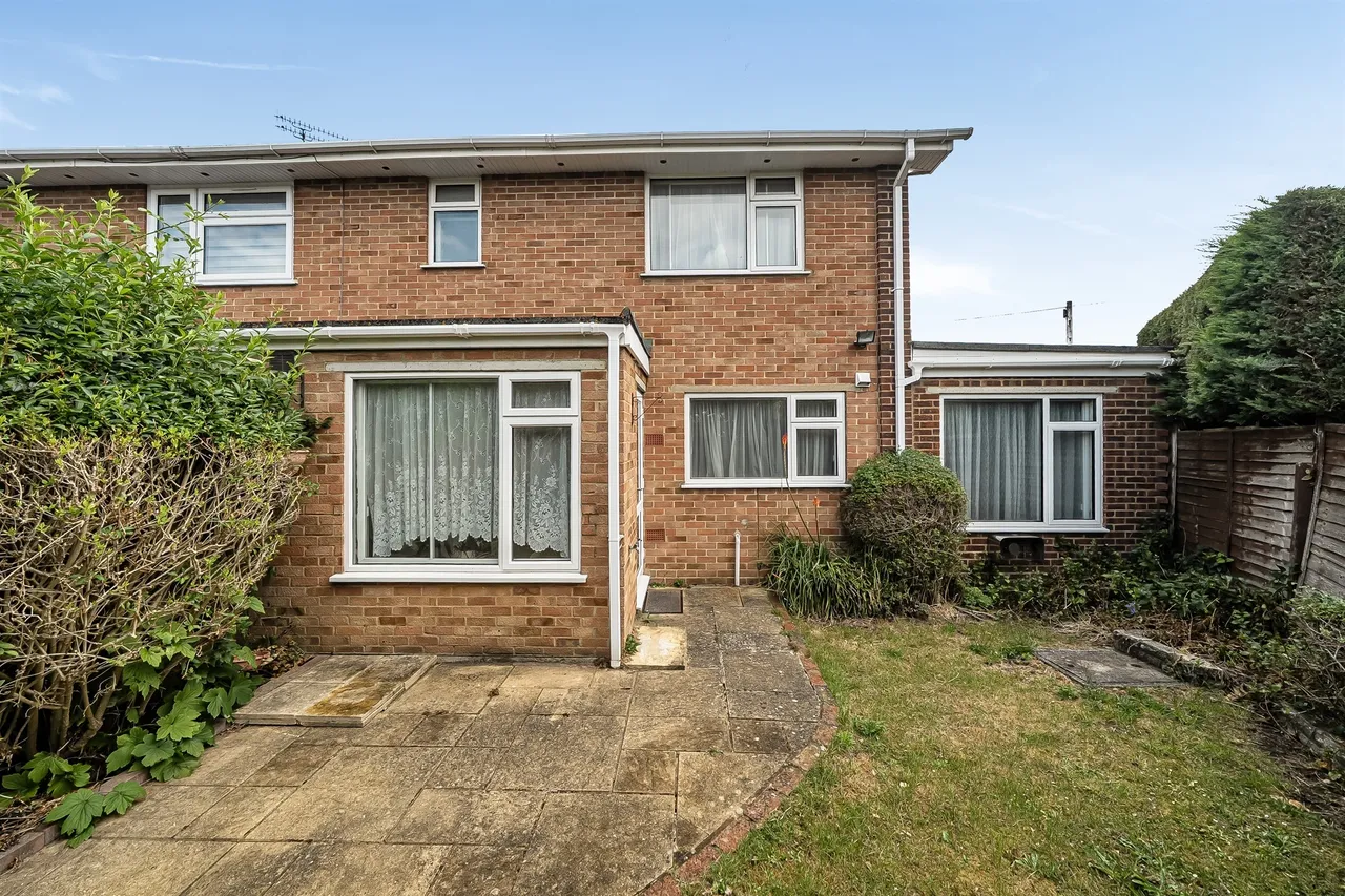 Lynden Close, Holyport, SL6, photo 11