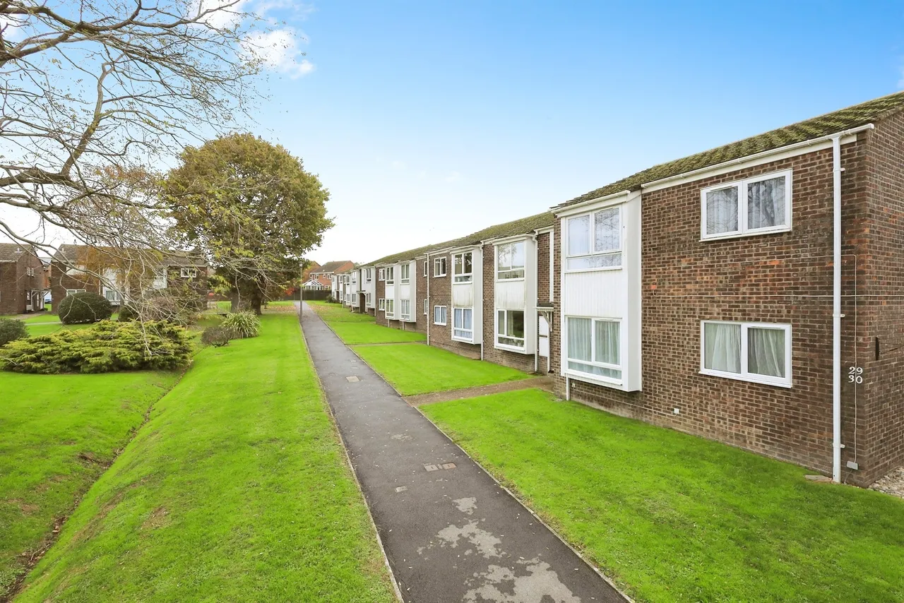 Summerfields Avenue, Hailsham, BN27, photo 8