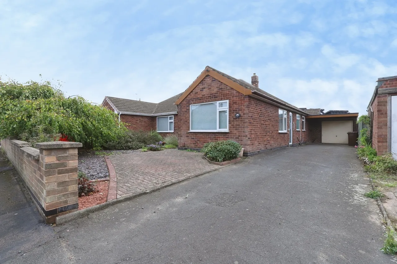 3 bed house for sale, Belvoir Drive, Syston, LE7