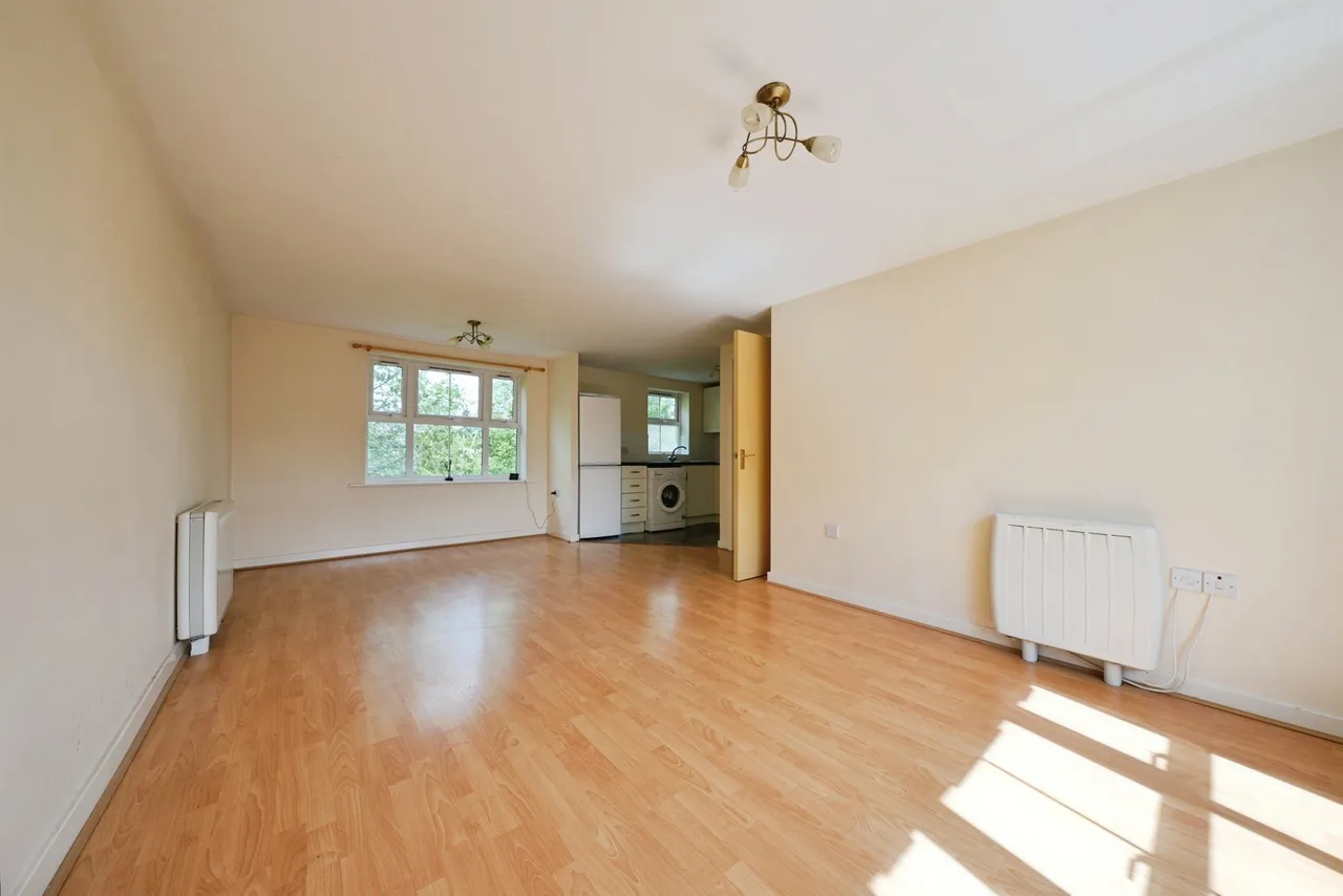 Grouse Road, SN11, photo 7