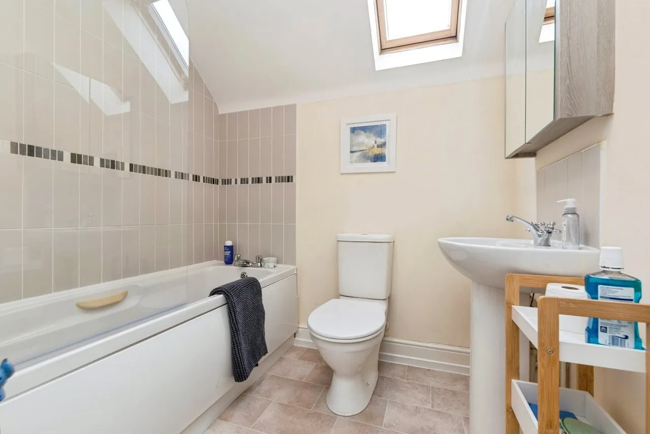 Sandringham Court, Chester Le Street, Durham, DH3, photo 5