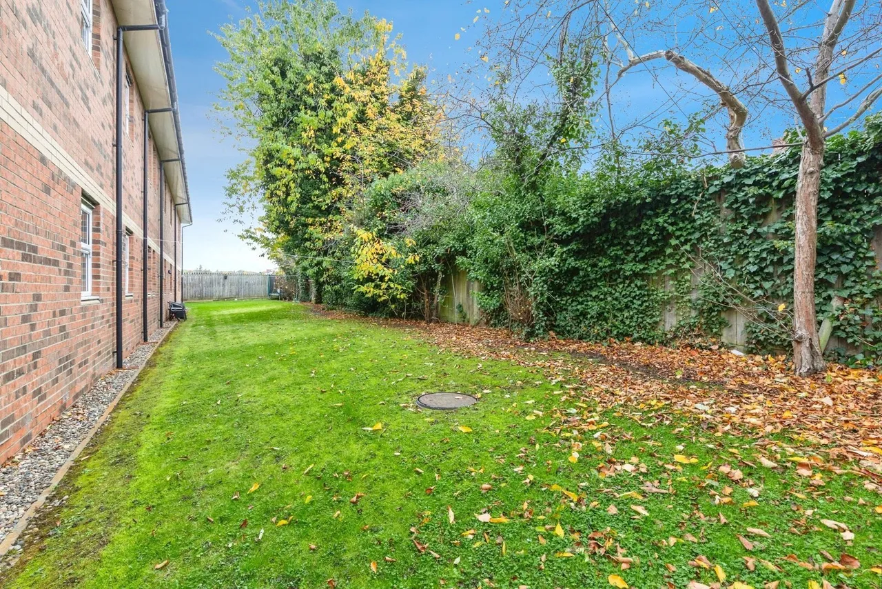 Sandringham Court, Chester Le Street, Durham, DH3, photo 6