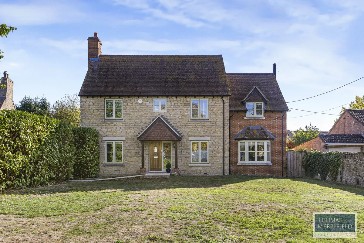 5 bed property for sale, The Green, Marcham