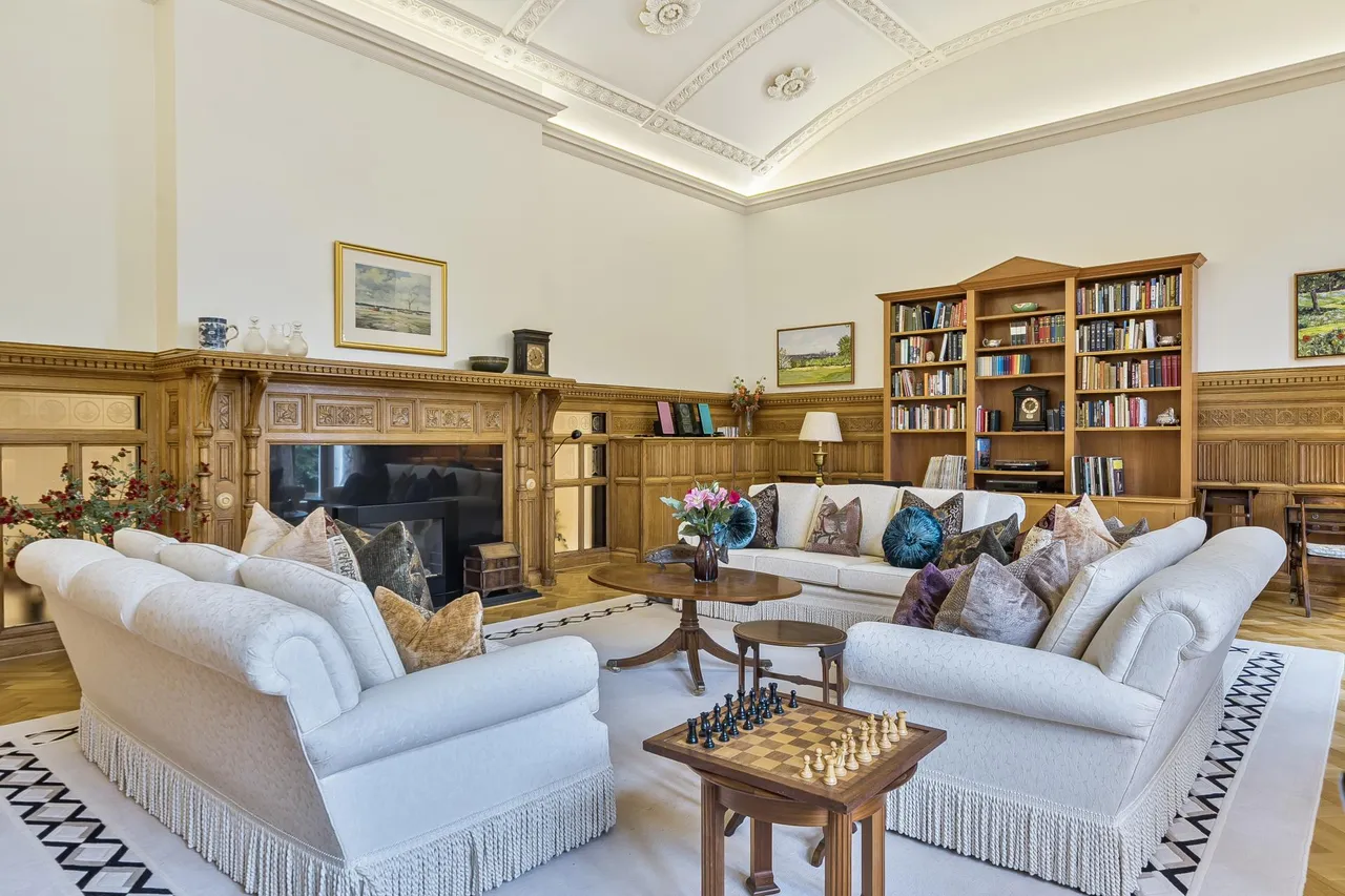 The Mansion, Kingswood Warren Park, photo 12
