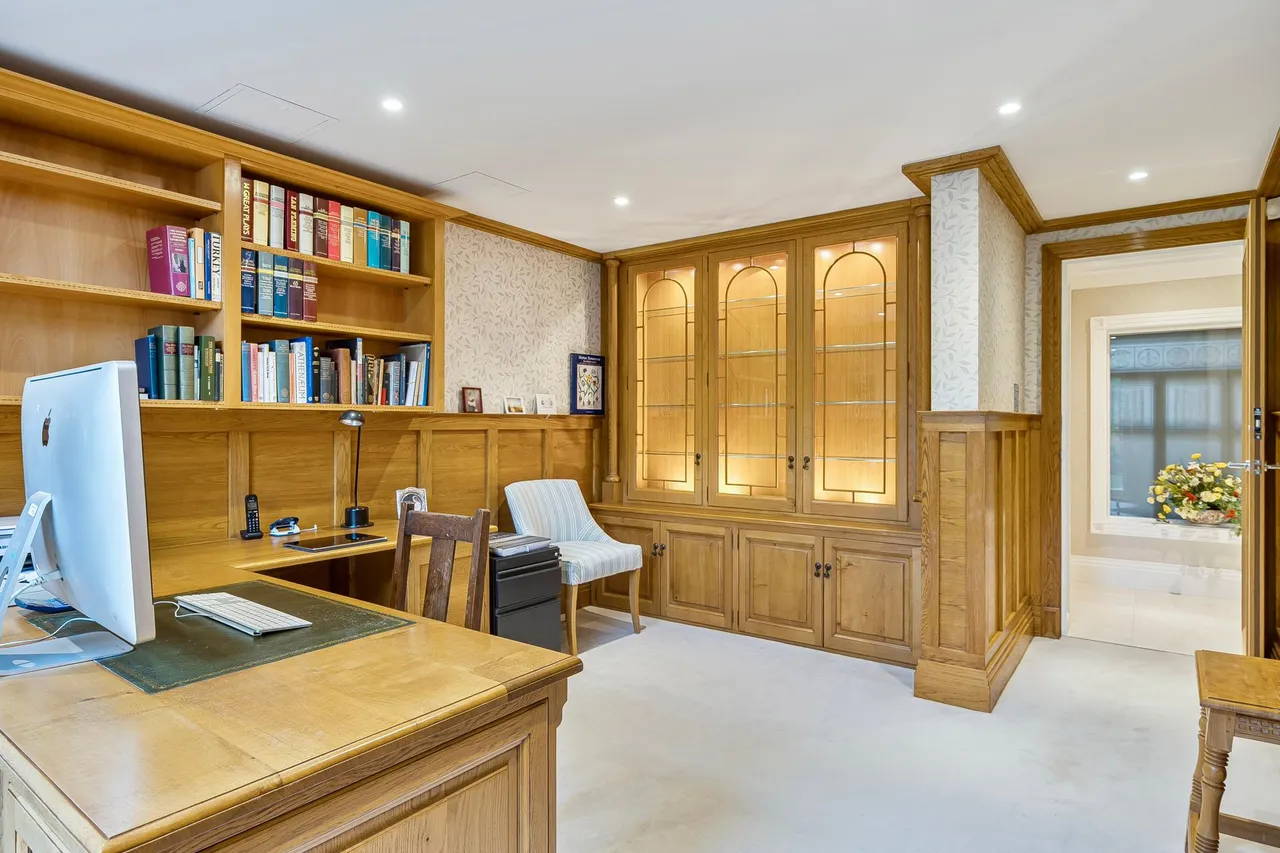 The Mansion, Kingswood Warren Park, photo 33