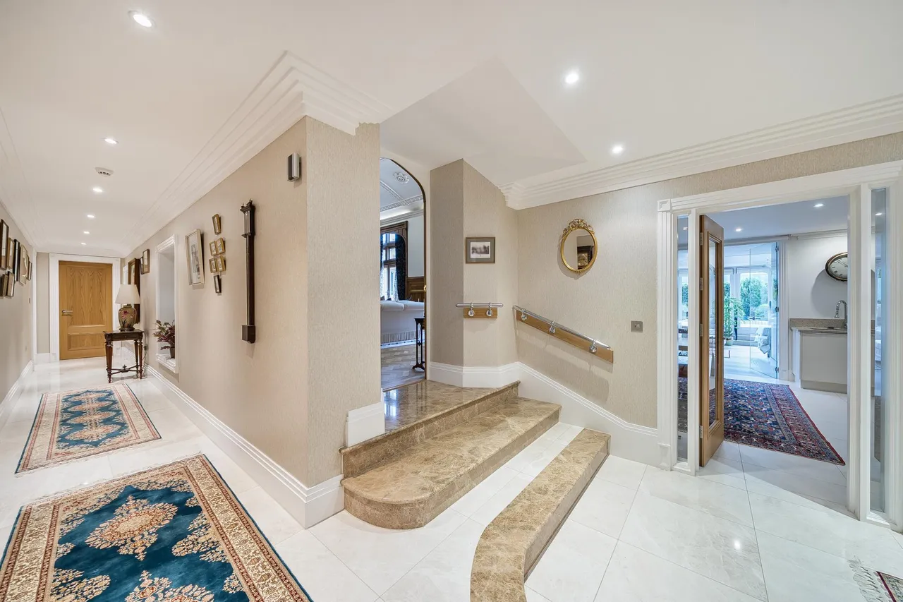 The Mansion, Kingswood Warren Park, photo 2