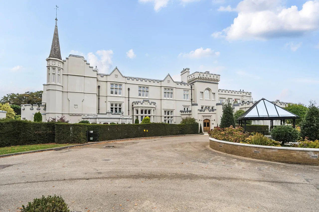 The Mansion, Kingswood Warren Park, photo 41