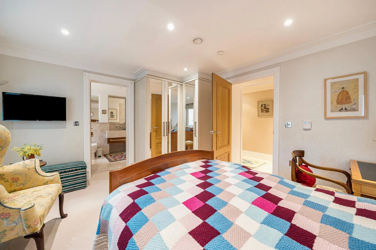 The Mansion, Kingswood Warren Park, photo 29