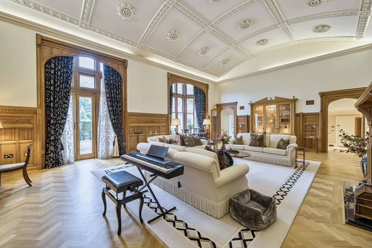 The Mansion, Kingswood Warren Park, photo 9