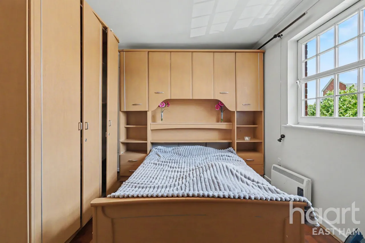 Queensberry Place, London, E12, photo 6