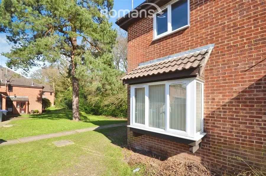 Langtons Meadow, Farnham Common, SL2, photo 2