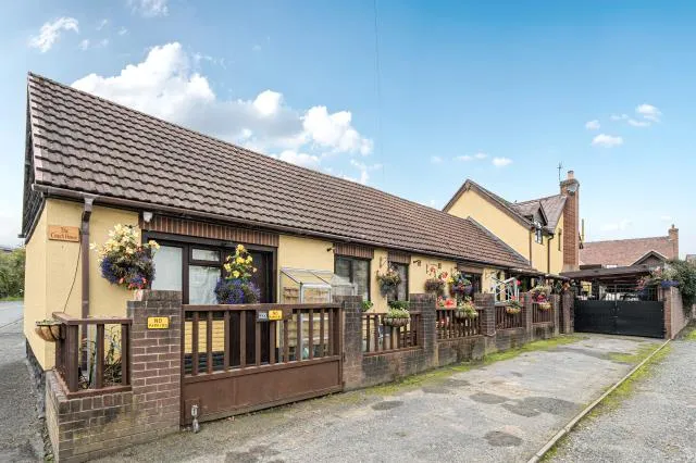 3 bed house for sale, Bucknell, SY7